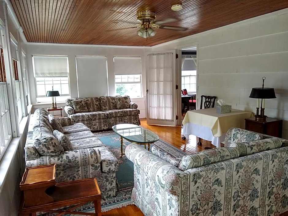 Blackberry River Inn