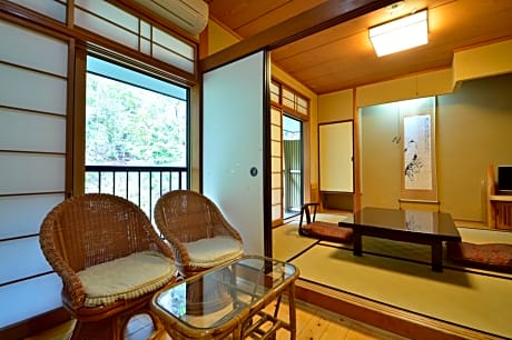 Japanese-Style Twin Room with Shared Bathroom - Main Building