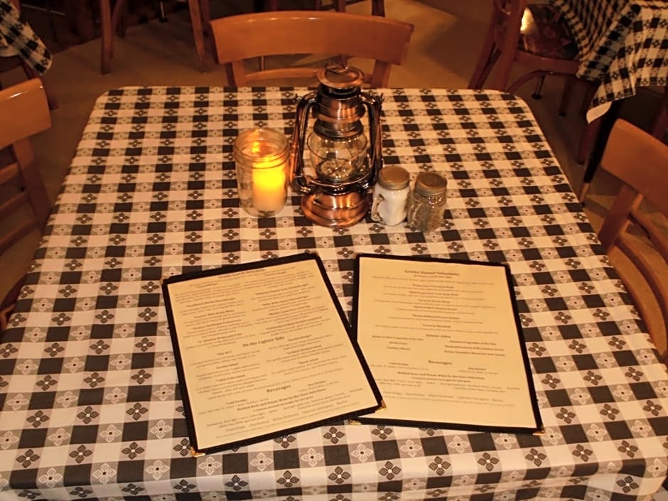 Grand Canyon Caverns Inn