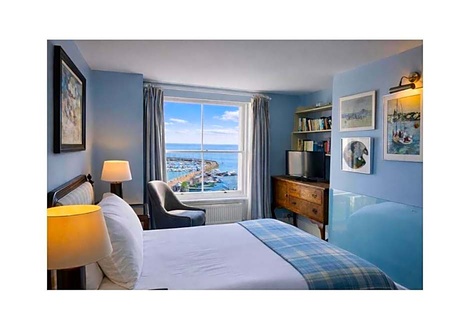 The Royal Harbour Hotel