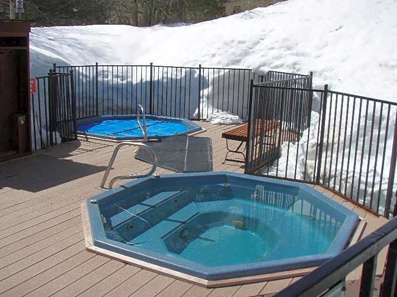 GetAways at Olympic Village Inn