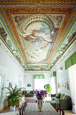 NapoliMia Boutique Hotel