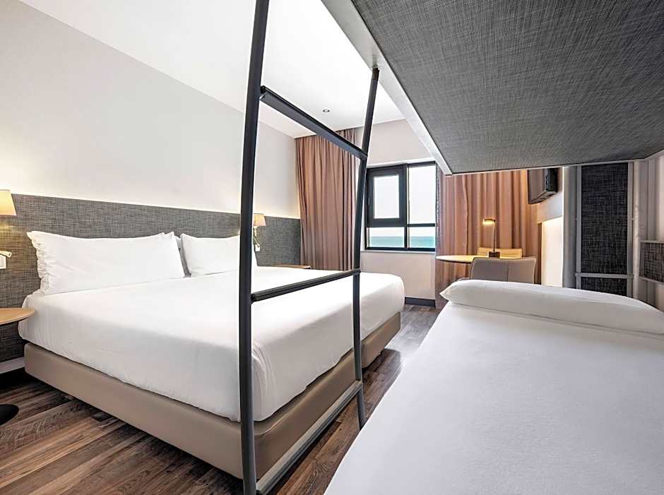 Hotel Cádiz Paseo del Mar Affiliated by Meliá