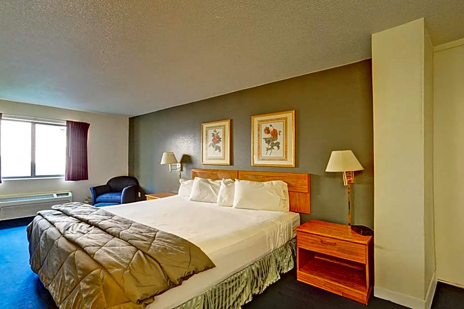 Capital O Amerihost Inn and Suites Fulton Hwy 54 MO