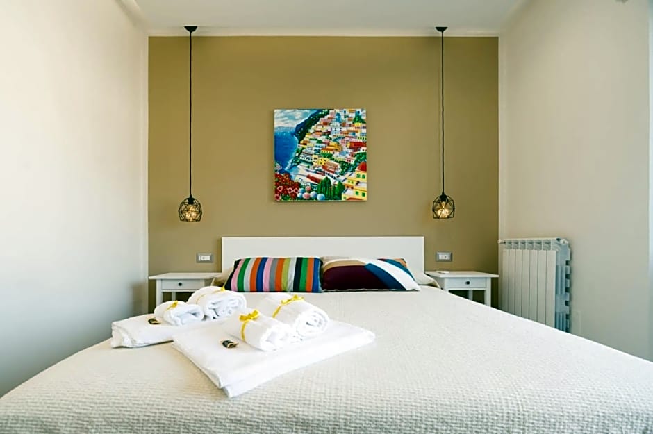 Attico Oltremare B&B – Naples, CO