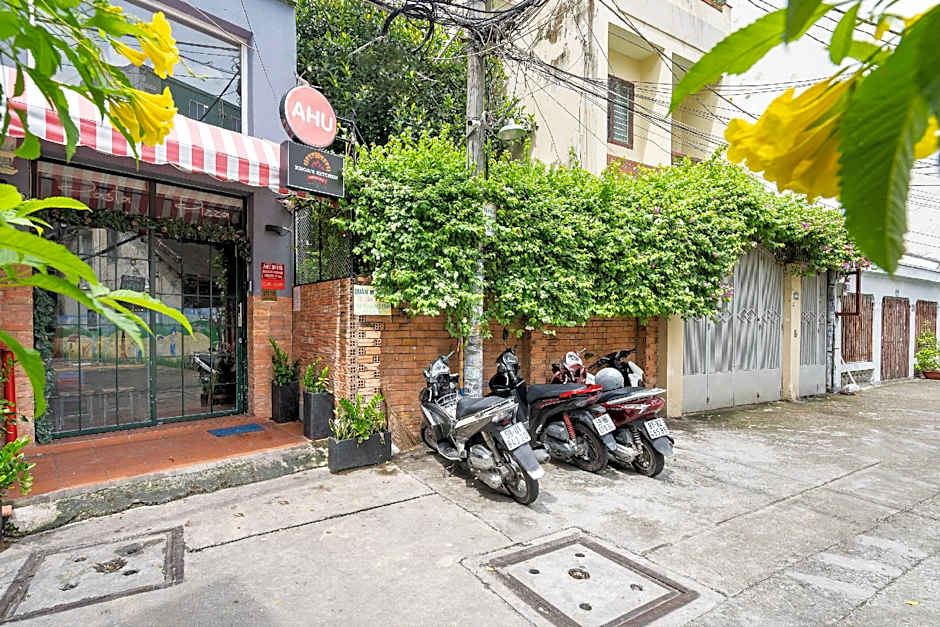 Ahu Hotel & Apartment