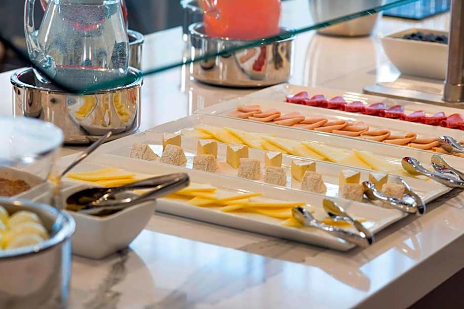 AC Hotel by Marriott Boston Downtown