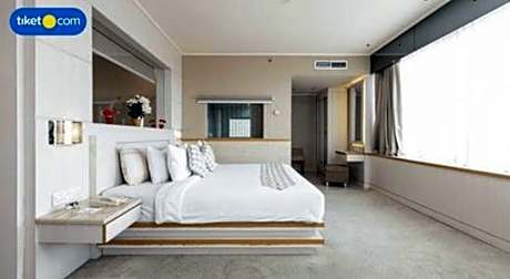 Horison Ultima Makassar