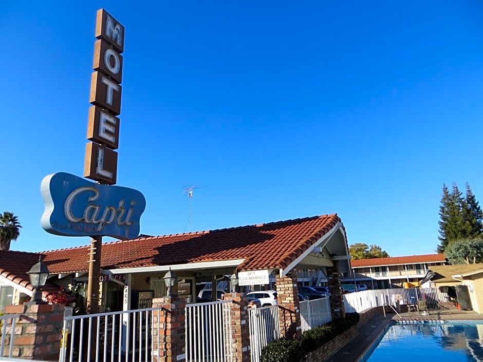 Capri Motel