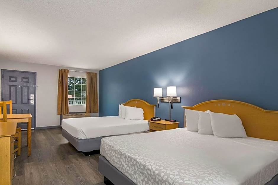 Econo Lodge Branson Theater District