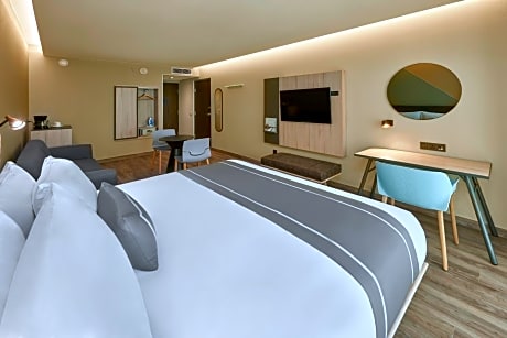King Suite with Sofa Bed and Ocean View