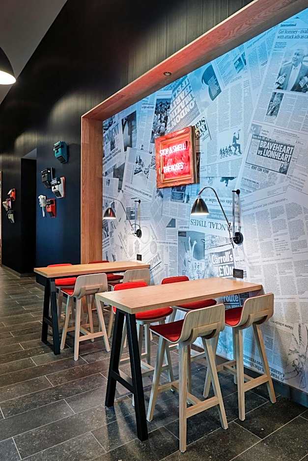 citizenM Los Angeles Downtown