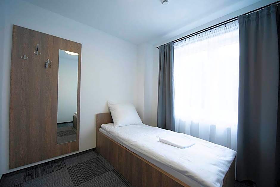 Hostel SMS FREE PARKING