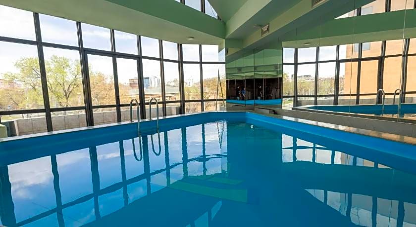 Ararat Hotel
