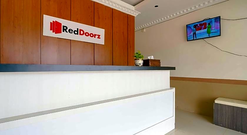 RedDoorz near Plaza Botania 1 Batam