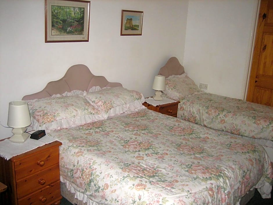 Four seasons Guest House