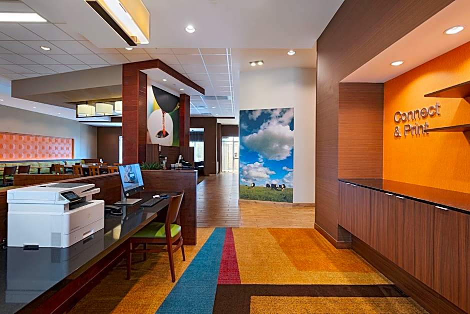 Fairfield Inn & Suites by Marriott Lincoln Airport