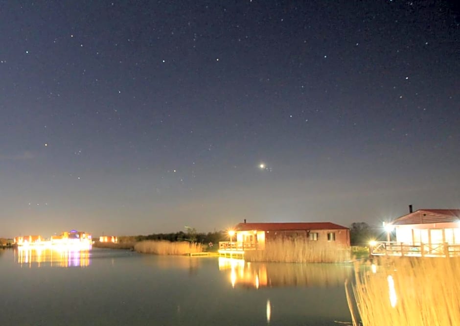 Lakeside Fishing Lodges