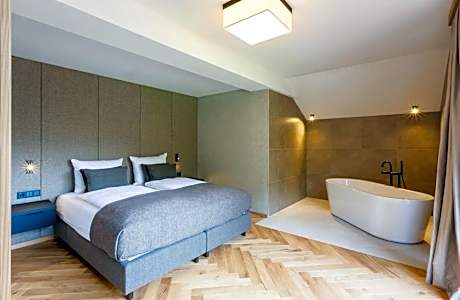 Suite with Mountain View