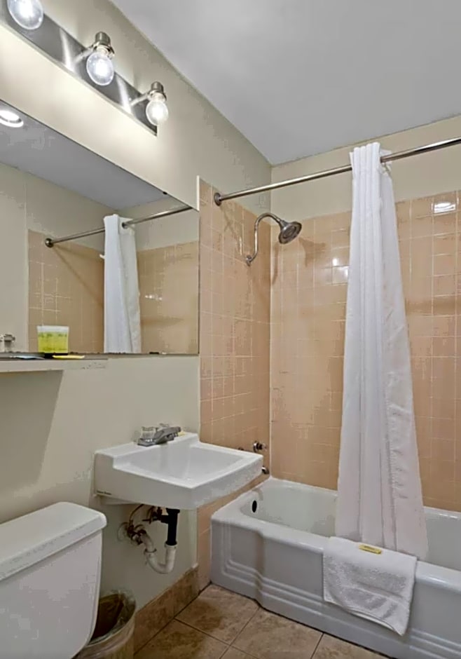 Holiday Lodge Wenatchee