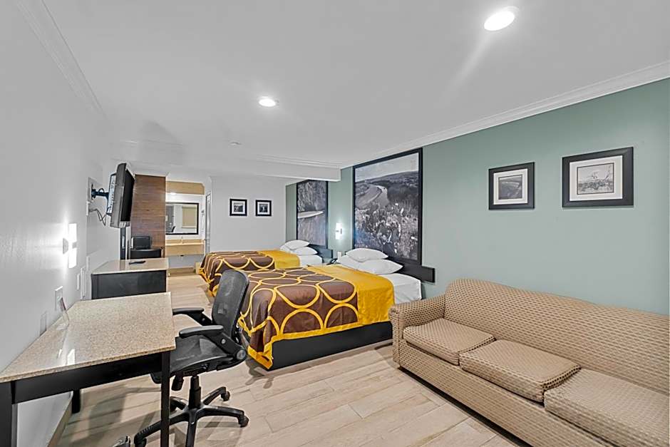 Super 8 by Wyndham McAllen/Downtown