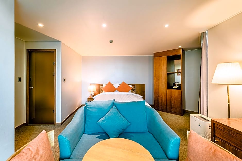 Benikea Chaeseokgang StarHills Hotel