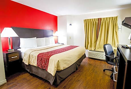 Deluxe Room with One Queen Bed Disability Access Non-Smoking