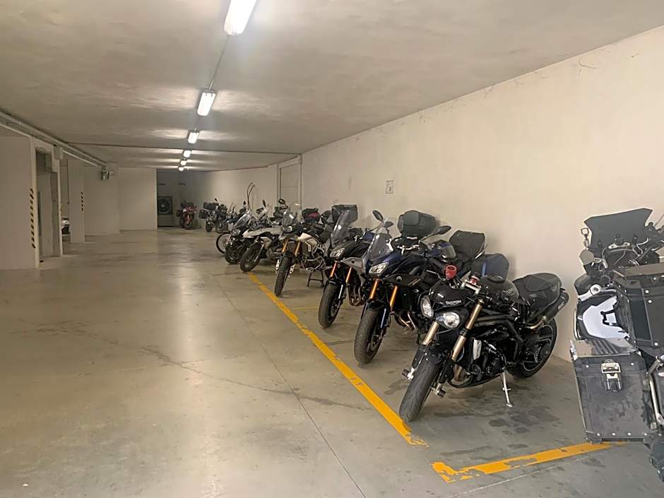 Eremes Rooms & Apartments