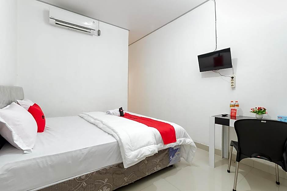 RedDoorz Syariah near RSU Suaka Insan Banjarmasin