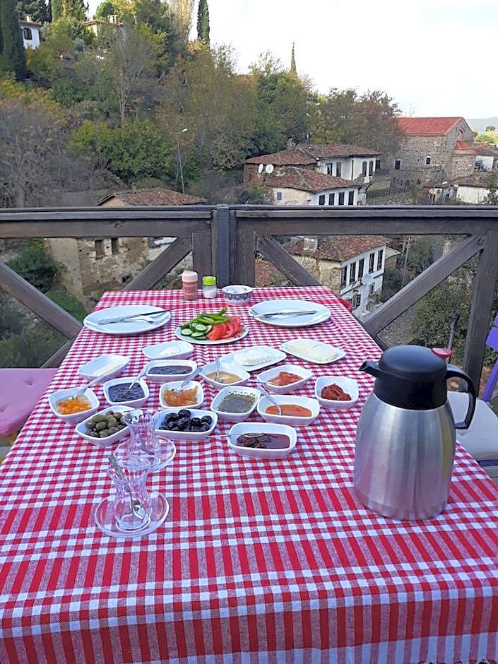 Sirince Dogadaki Evler