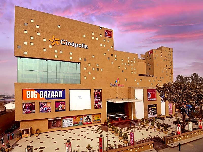 VijayaTej Clarks Inn Patna