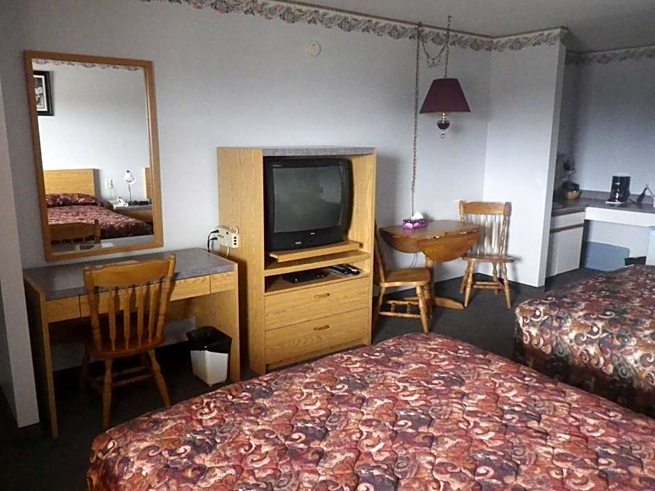Photo 1 of 4 of 2 Queen Beds