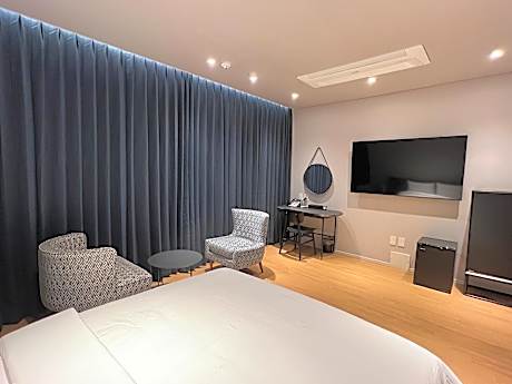 Standard Double Room - Non-Smoking