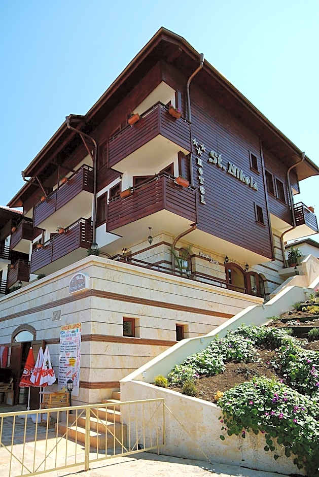 Family Hotel Saint Nikola and Free parking