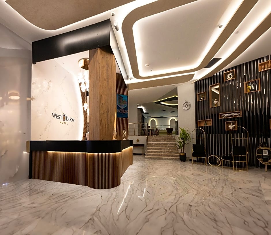Westdoor Hotel