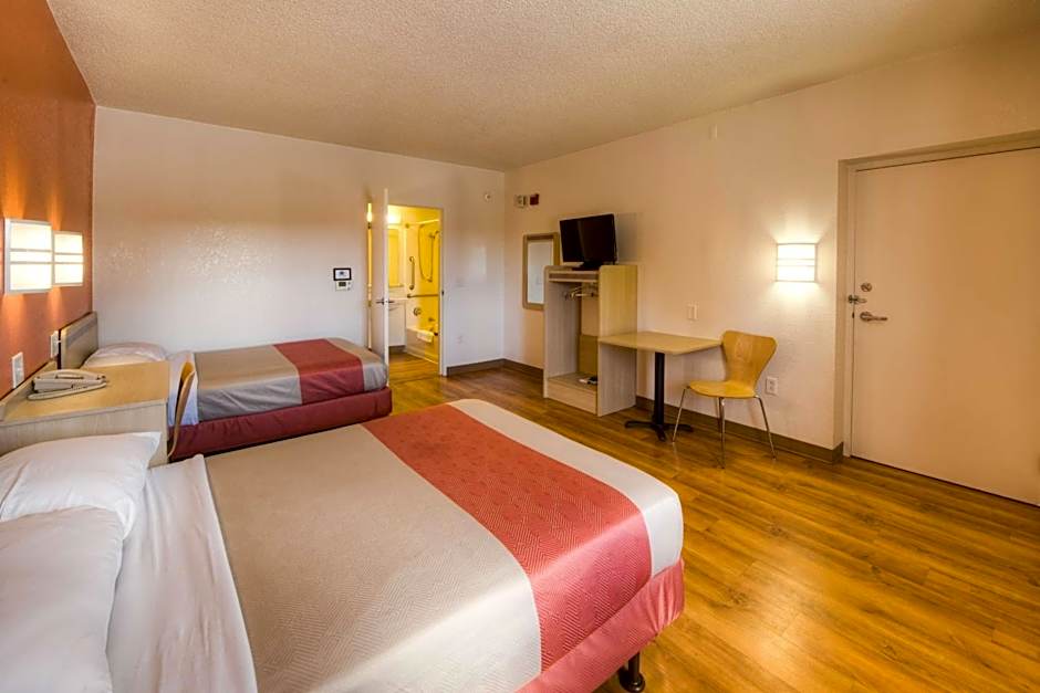 Motel 6 New London - Niantic