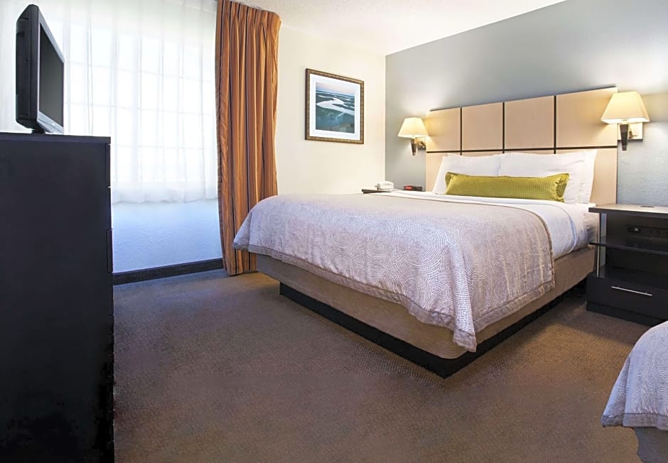 Sonesta Simply Suites Miami Airport Doral