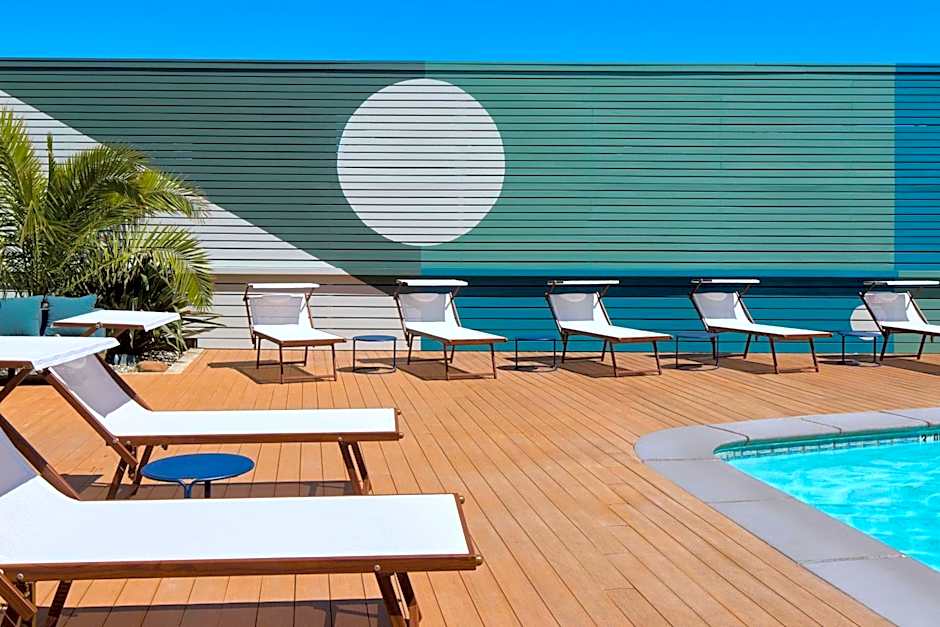 Monterey Beach Hotel, a Tribute Portfolio Hotel