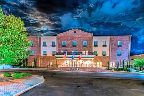 Chateau Saint Denis Hotel