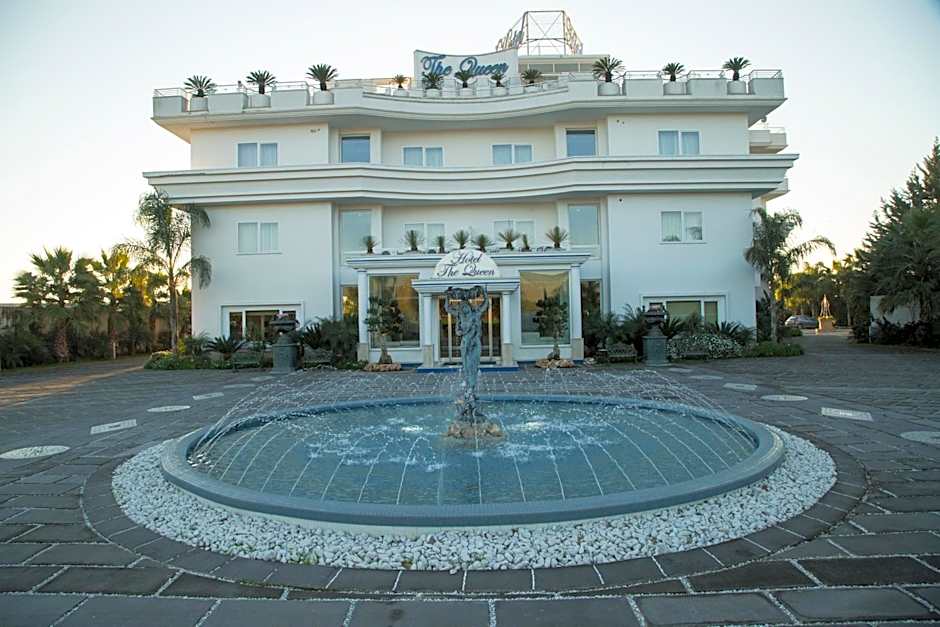 Hotel The Queen