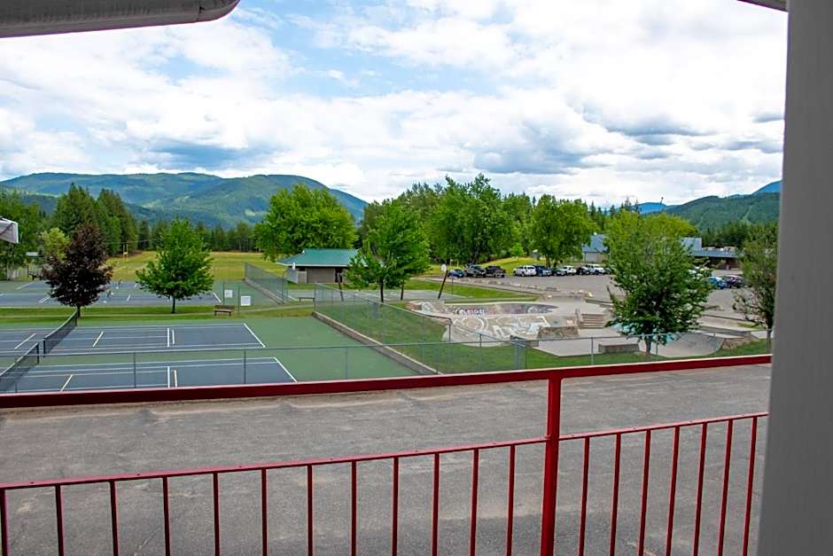 Super 8 by Wyndham Clearwater BC