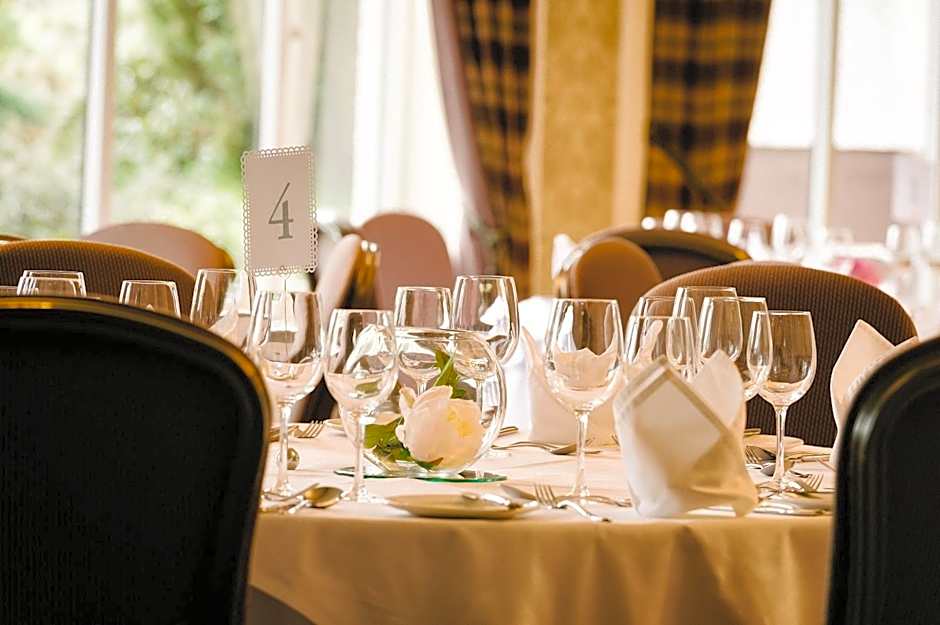 Macdonald Forest Hills Hotel & Spa