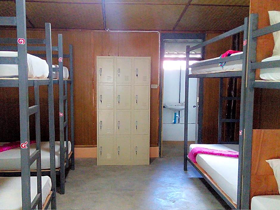 Chill Chill Long Beach Hostel