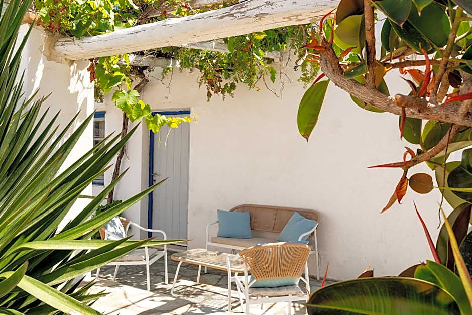 Naoussa Hotel Paros by Booking Kottas