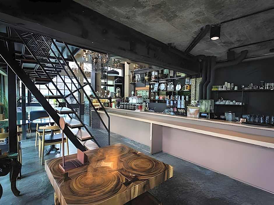 Quip Bed & Breakfast Phuket Hotel