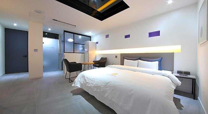 Two Nights Business Hotel