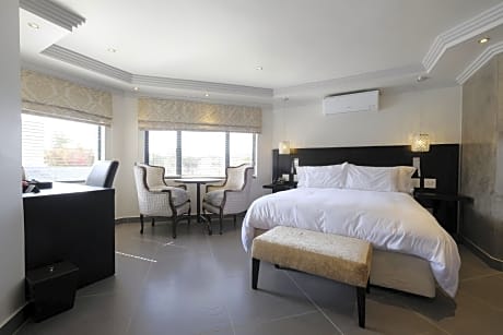 Luxury Hotel Room 6