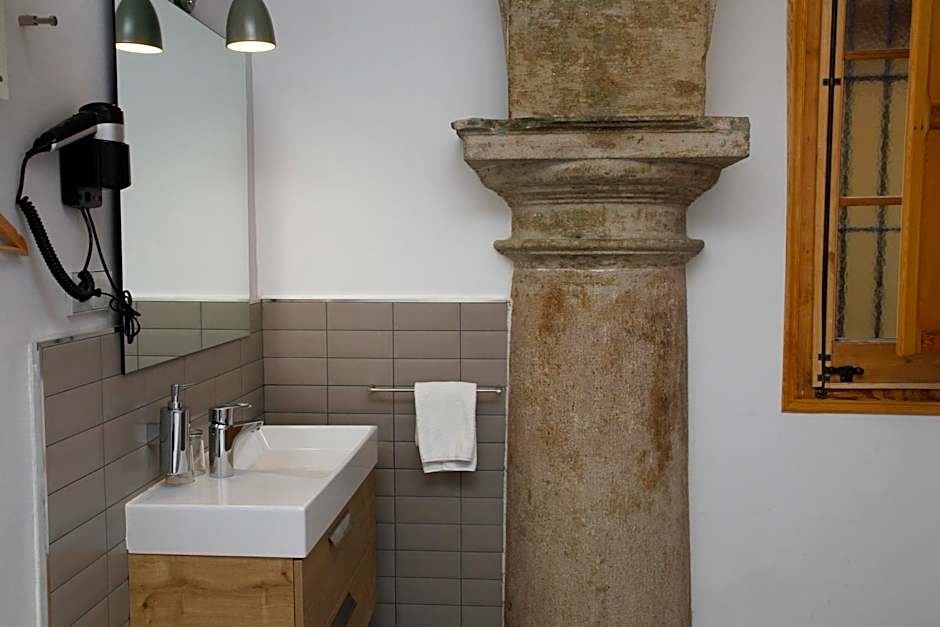 BCN Home Guest House