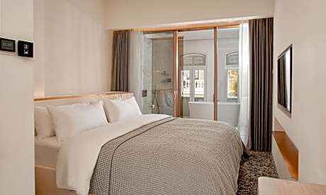 The Pearson Room (Superior King Room)