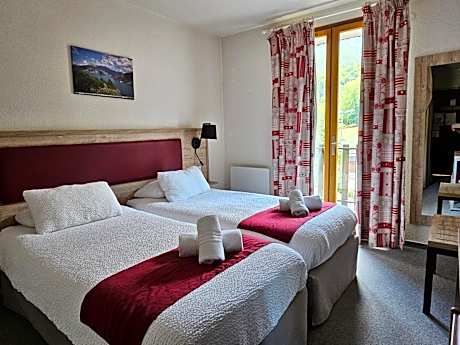 Twin Room with Mountain View